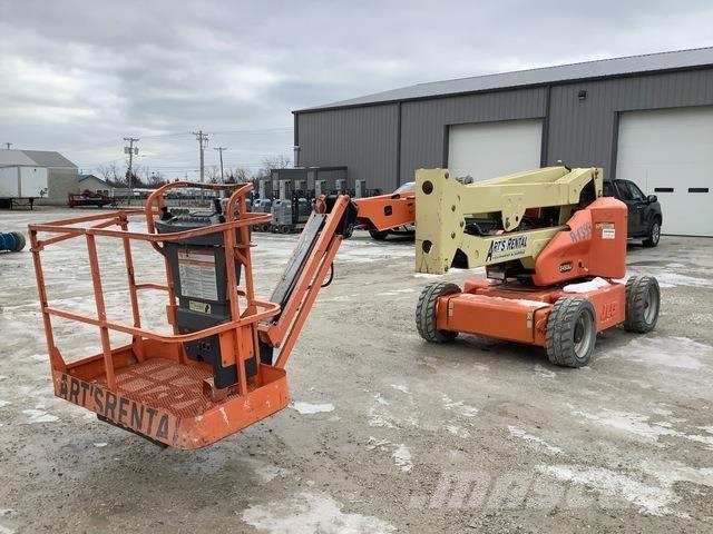 JLG E450AJ Articulated boom lifts