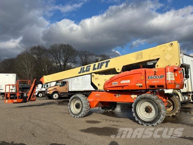JLG E600JP Articulated boom lifts