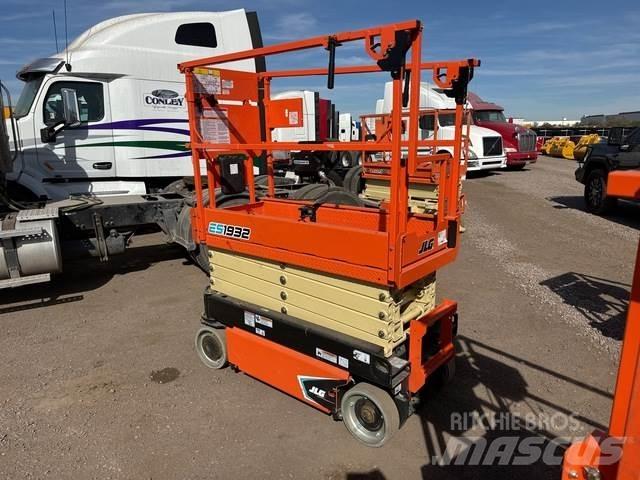 JLG ES1932 Scissor lifts