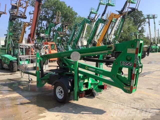 JLG T-350 Trailer mounted platforms