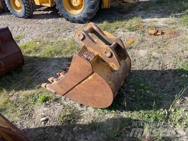 John Deere  Buckets