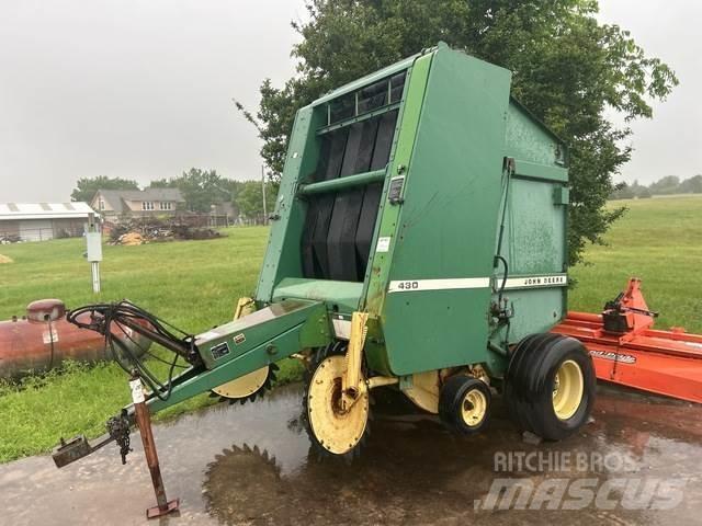 John Deere 430 Round balers