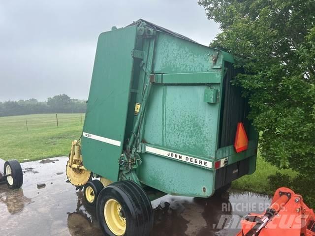 John Deere 430 Round balers
