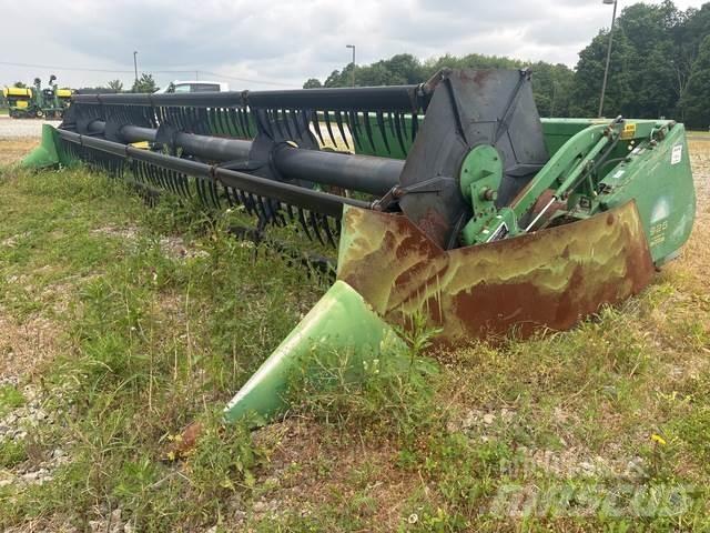 John Deere 925 Combine harvester heads