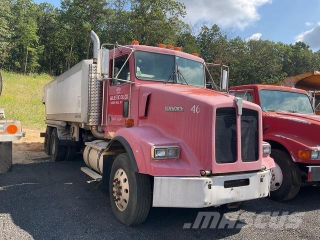 Kenworth T450B Tanker trucks