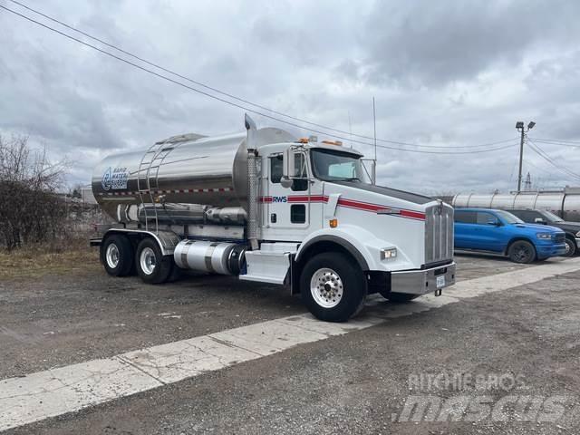 Kenworth T800 Water bowser