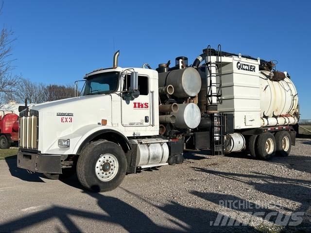 Kenworth T800 Crawler excavators