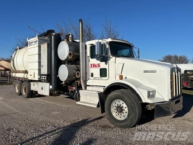 Kenworth T800 Crawler excavators