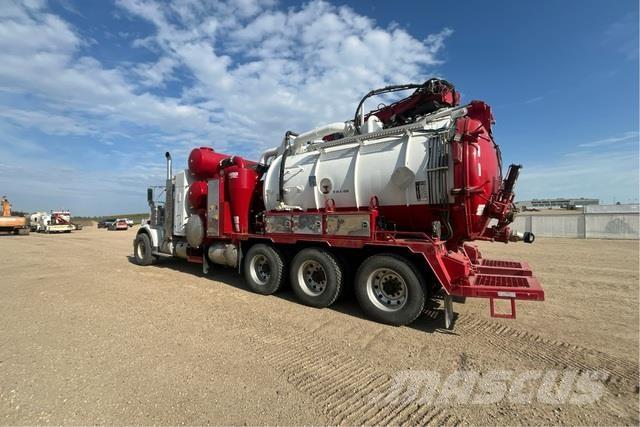 Kenworth T800 Crawler excavators