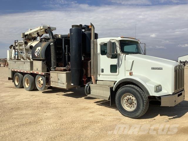 Kenworth T800 Crawler excavators