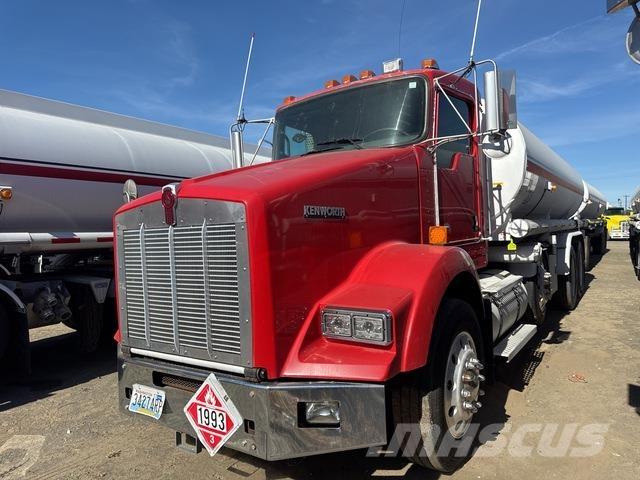 Kenworth T800 Tanker trucks