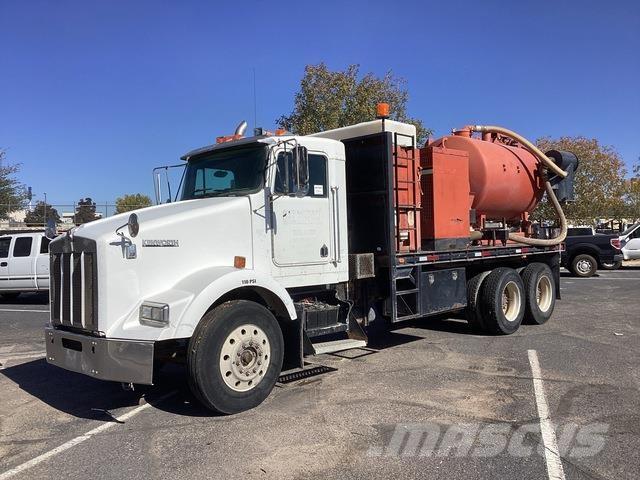 Kenworth T800 Crawler excavators