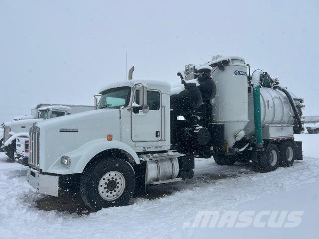Kenworth T800 Crawler excavators
