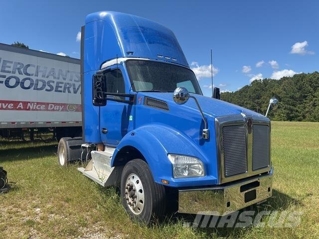 Kenworth T880 Prime Movers