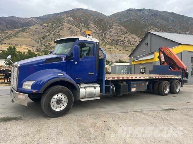 Kenworth T880 Truck mounted cranes