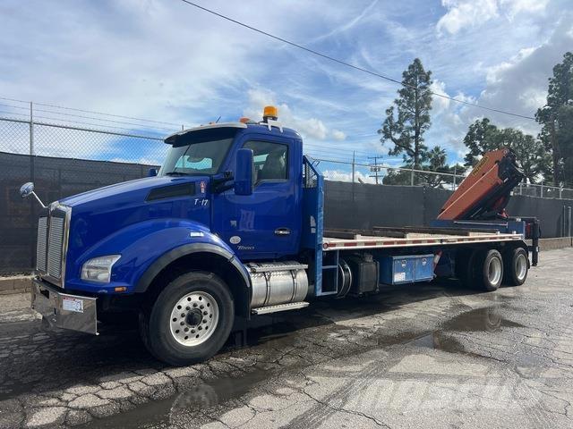 Kenworth T880 Truck mounted cranes