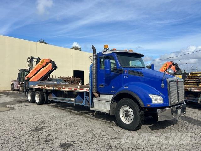 Kenworth T880 Truck mounted cranes