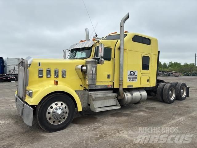 Kenworth W900 Prime Movers