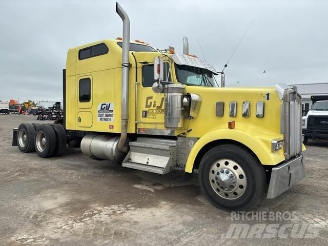 Kenworth W900 Prime Movers