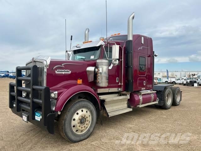 Kenworth W900 Prime Movers