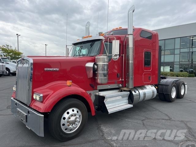 Kenworth W900 Prime Movers