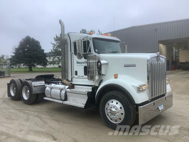 Kenworth W900 Prime Movers