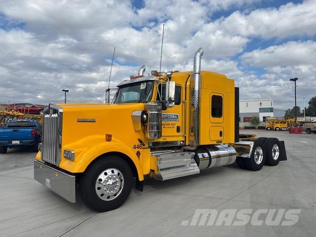 Kenworth W900 Prime Movers
