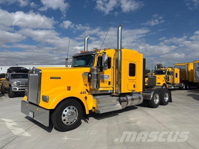Kenworth W900 Prime Movers