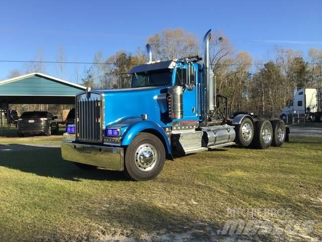 Kenworth W900L Prime Movers