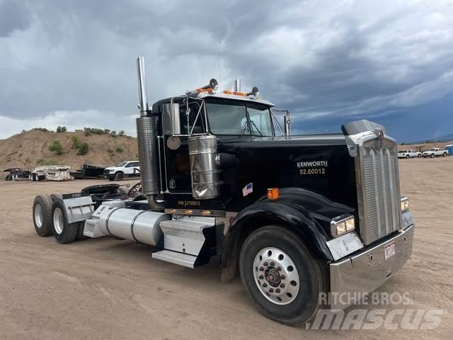 Kenworth W900L Prime Movers