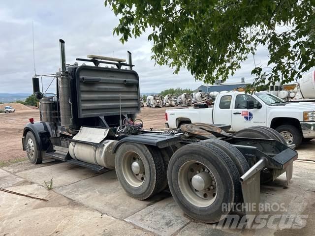 Kenworth W900L Prime Movers