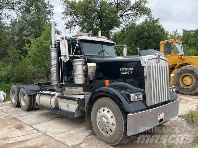 Kenworth W900L Prime Movers