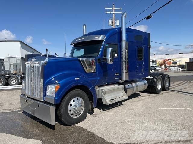 Kenworth W990 Prime Movers