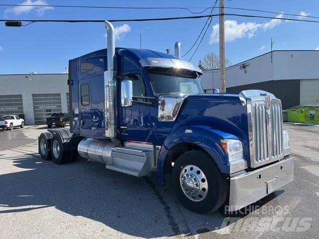 Kenworth W990 Prime Movers