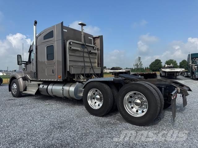Kenworth W990 Prime Movers