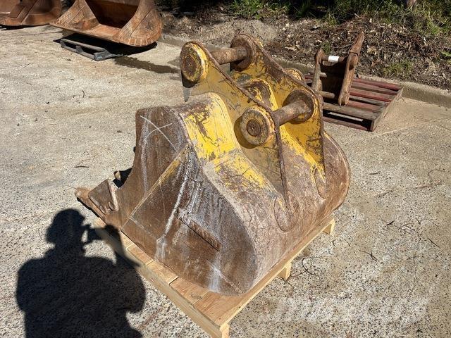 Komatsu  Buckets