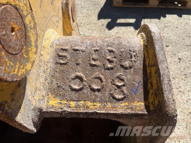 Komatsu  Buckets