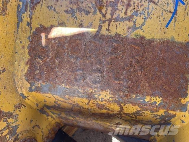 Komatsu  Scarifiers