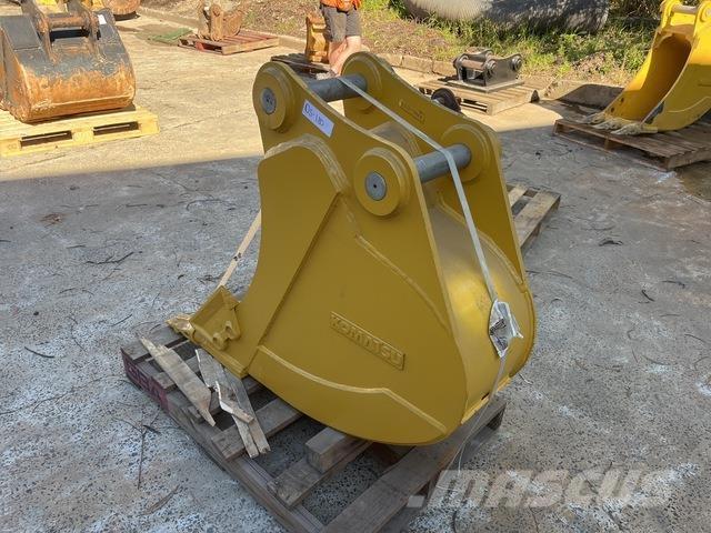 Komatsu  Buckets
