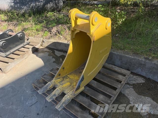 Komatsu  Buckets
