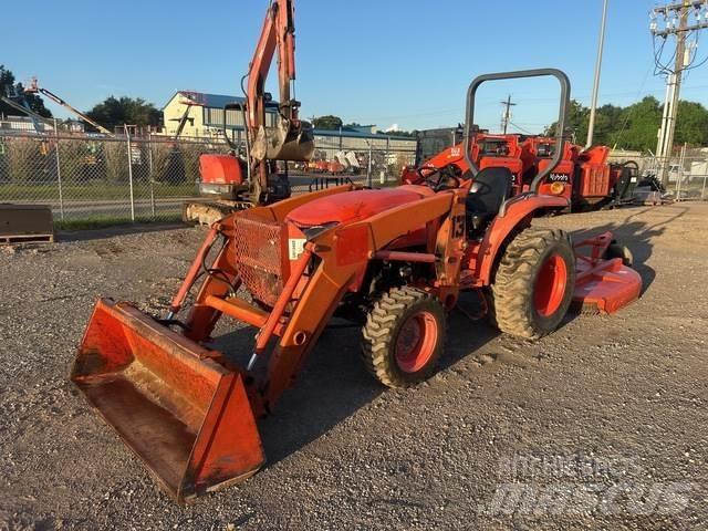 Kubota L3800 Compact tractors