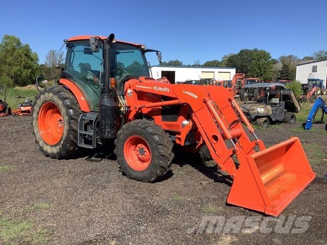 Kubota M6-141 Compact tractors