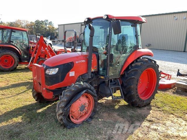 Kubota M7060D Compact tractors
