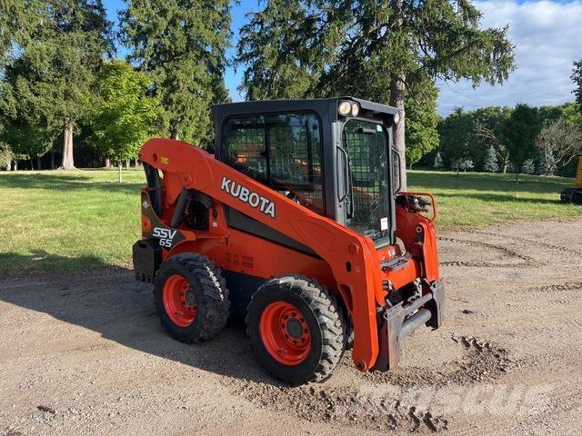 Kubota SSV65 Skid steer loaders