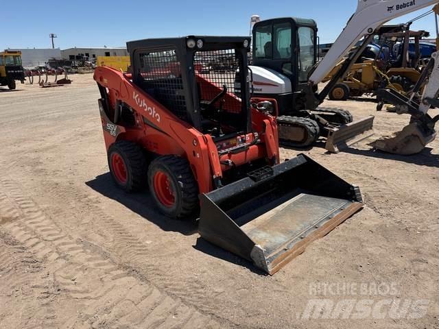 Kubota SSV65H Skid steer loaders