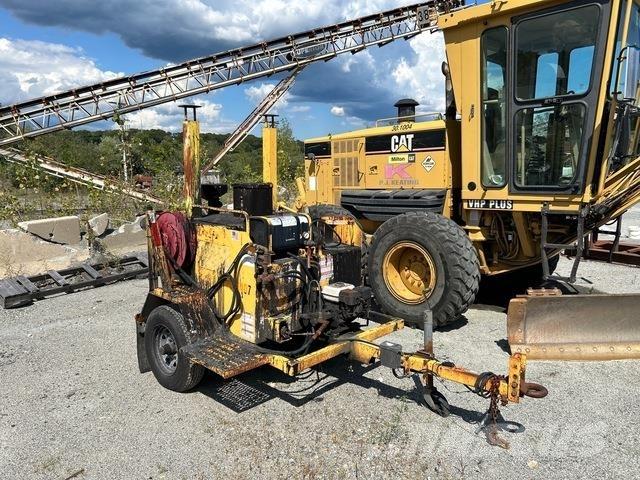LeeBoy L250T Material transport vehicles