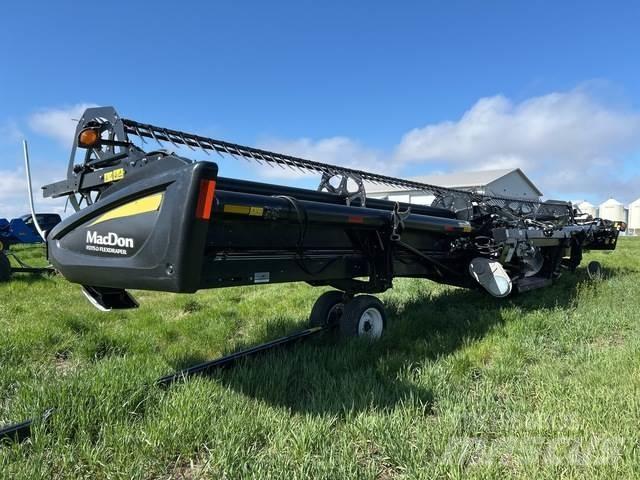 MacDon FD75-D Combine harvester heads