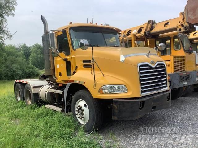 Mack 600 Prime Movers