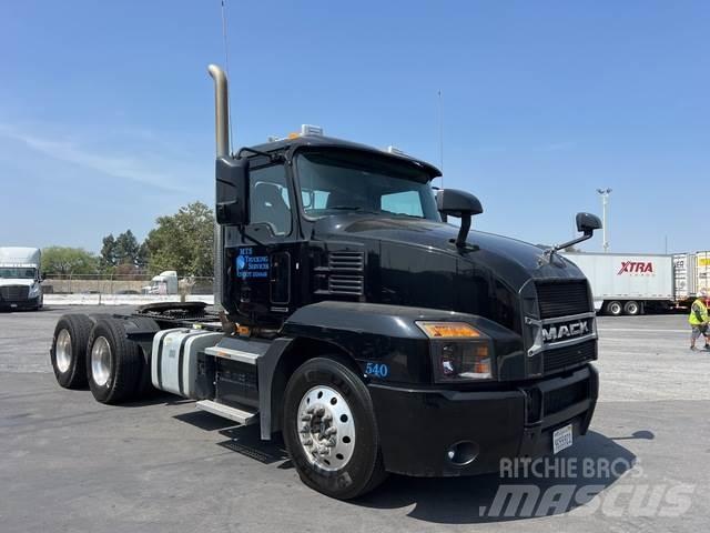 Mack AN64T Prime Movers