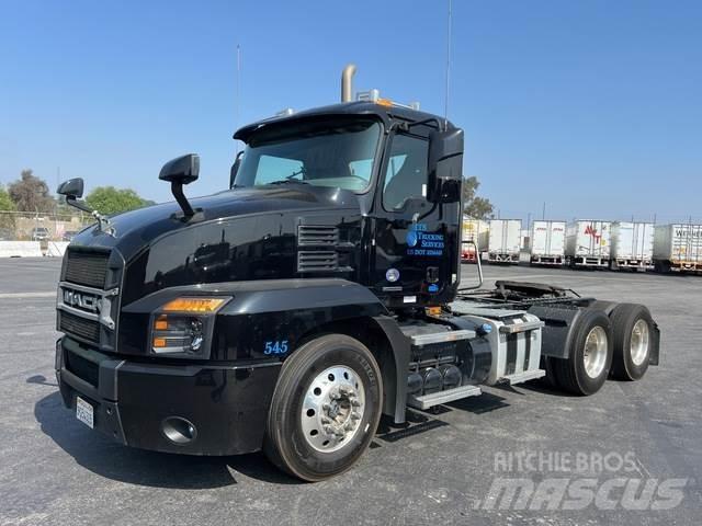 Mack AN64T Prime Movers